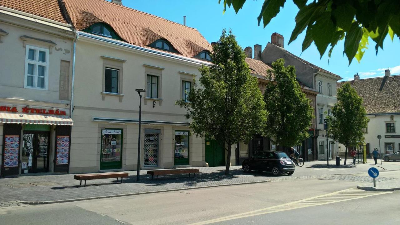 Belvaros Apartmanhaz